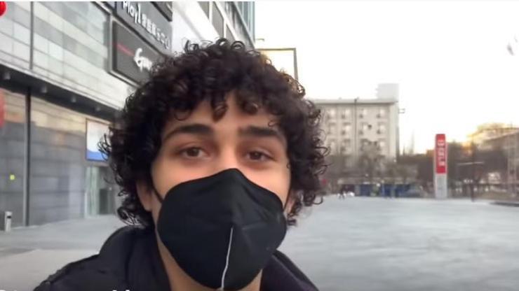 Koronavirüsü anlatan Türk öğretmene Çine giriş yasağı