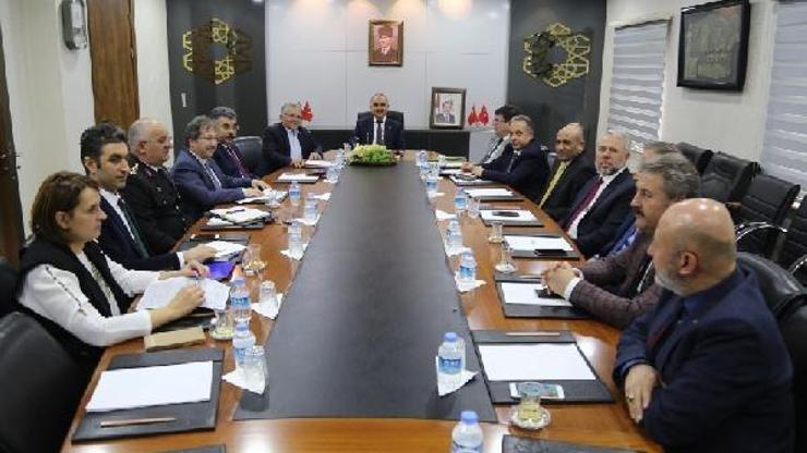 Vali Günaydın başkanlığında koronavirüs toplantısı