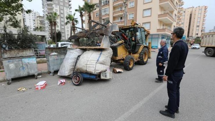 Mezitli Belediyesinden ‘çek-çek’ operasyonu