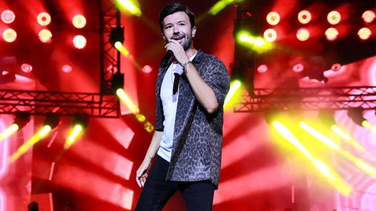 Yalından evden çıkamayan hayranlarına konser
