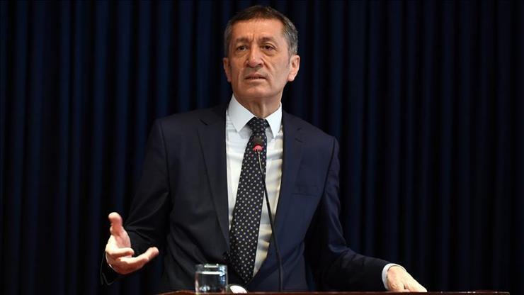 Meslek liselerinde maske üretimi başladı