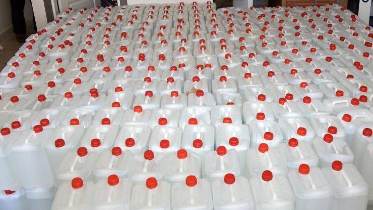 5 bin litre kaçak el dezenfektanı yakaladı