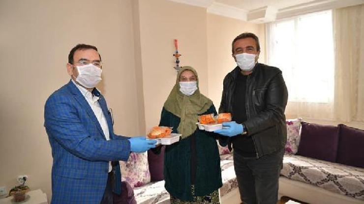 Çukurovada 65 yaş üstüne sıcak yemek servisi
