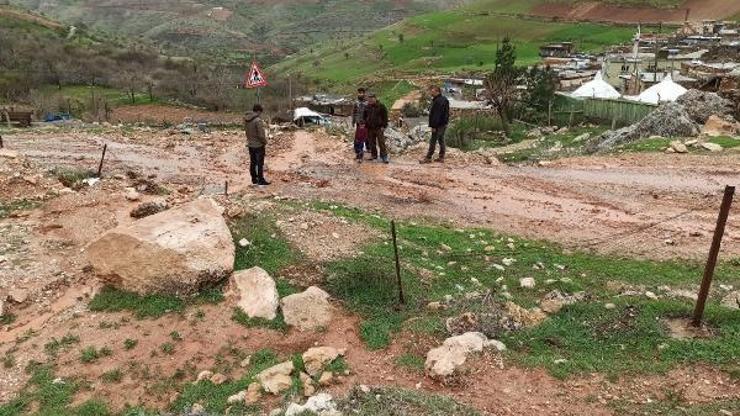 Gercüşte sağanak heyelana yol açtı