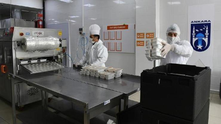Ankara Büyükşehir Belediyesi, sıcak yemek dağıtımına başladı