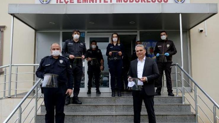 Polislere siperlikli yüz maskesi