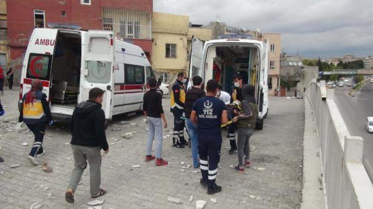 Metruk ev çöktü: 2 kardeş yaralandı