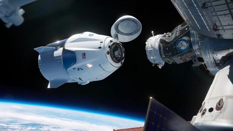 SpaceX astronot eğitmeye başladı