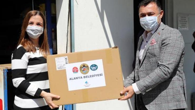 Yerleşik yabancılara belediyeden maske