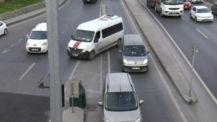 Yoğunluktan kaçma için trafiği tehlikeye attılar