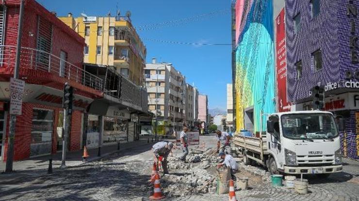 Sokağa çıkma yasağında caddelere bakım