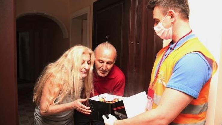 Nilüfer Belediyesinden evlilik yıl dönümü pastası