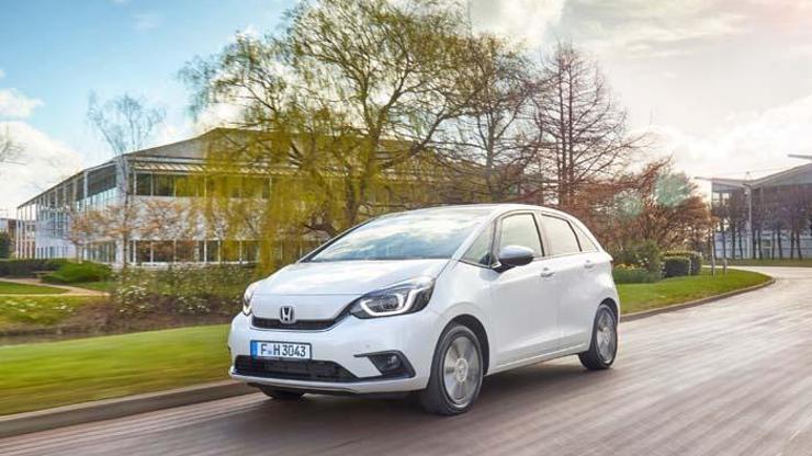Honda Jazza bir hava yastığı daha eklendi