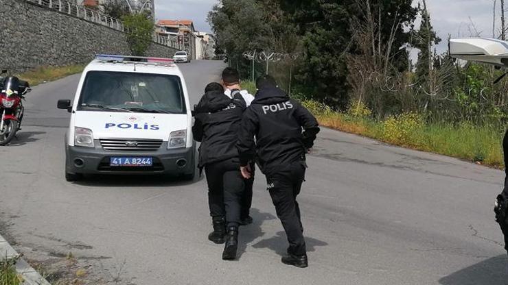 Yasağı ihlal edip polisi yumrukladı