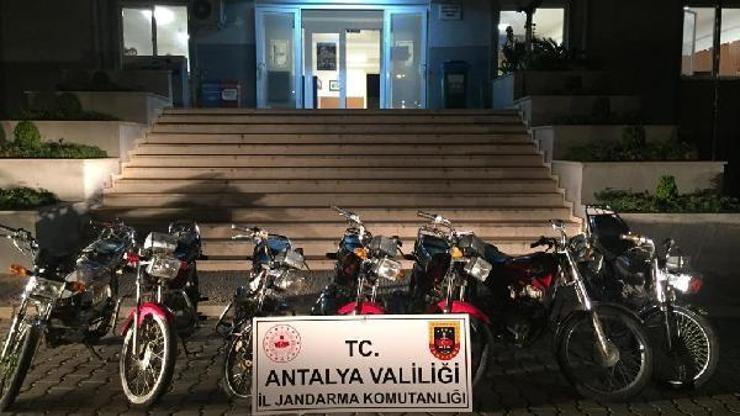 Motosiklet hırsızları yakalandı