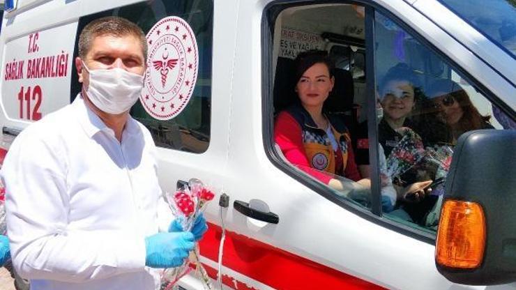 Sağlık çalışanı annelere kutlama
