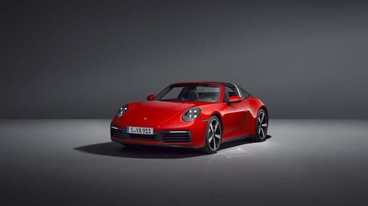 Yeni Porsche 911 Targa 385 beygirle geldi