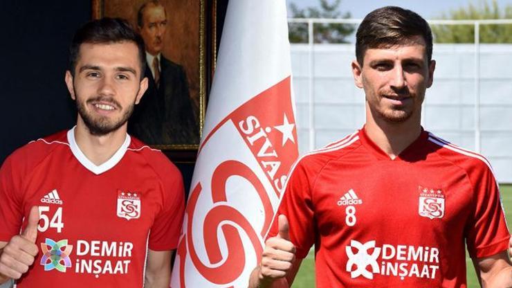 İlk imzalar Mert Hakan ve Emre Kılınçtan