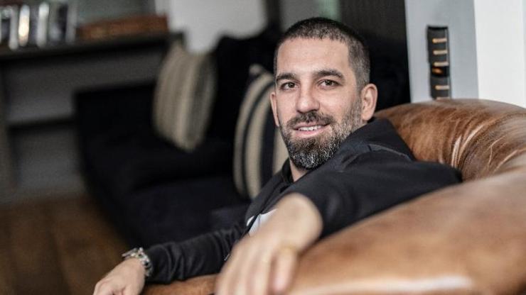 Arda Turan kendini tiye aldı