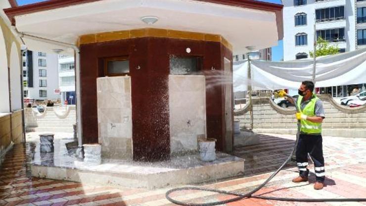 Elazığ Belediyesi camilerde hijyen çalışması
