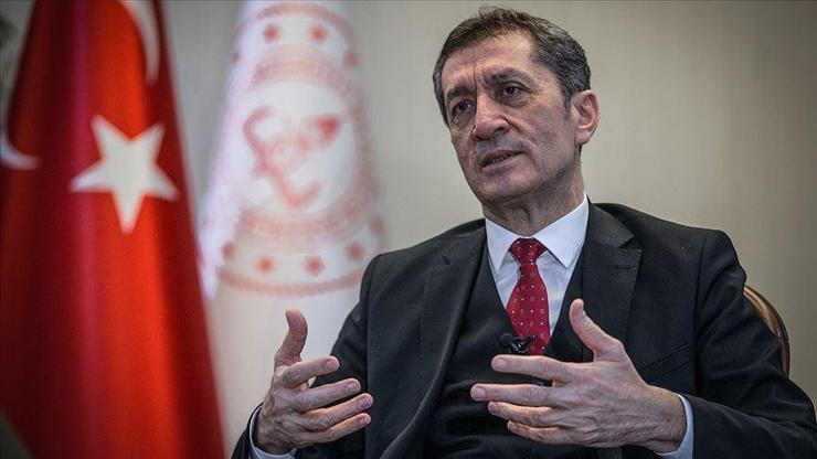 Bakan Selçuk: Uzaktan eğitimle derslerin takibindeyiz