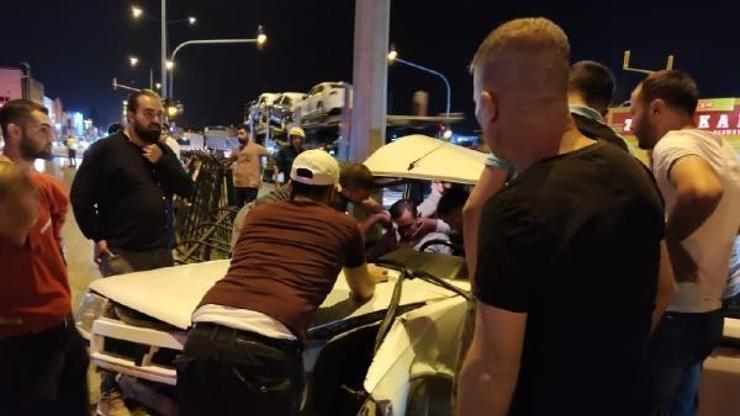 Aydınlatma direğine çarpan otomobilin sürücüsü yaralandı