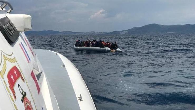 İzmirde 60 düzensiz göçmen kurtarıldı