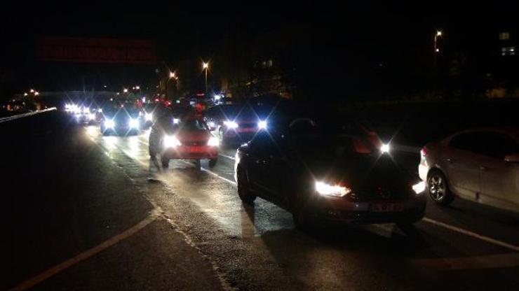 Silivride seyahat kısıtlamasının kalkmasıyla trafik yoğunluğu oluştu