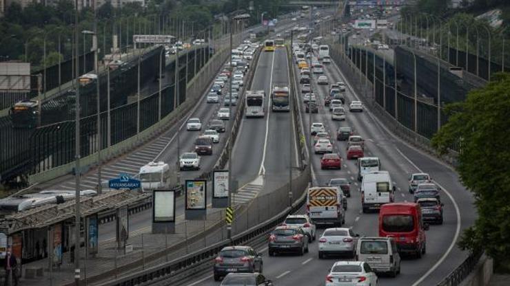 İstanbul trafiğinde sabah yoğunluğu