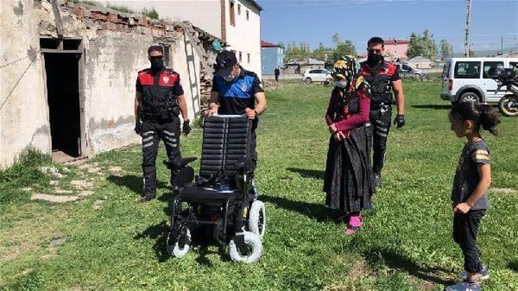 Polisler, Filizin akülü araba hayalini gerçekleştirdi