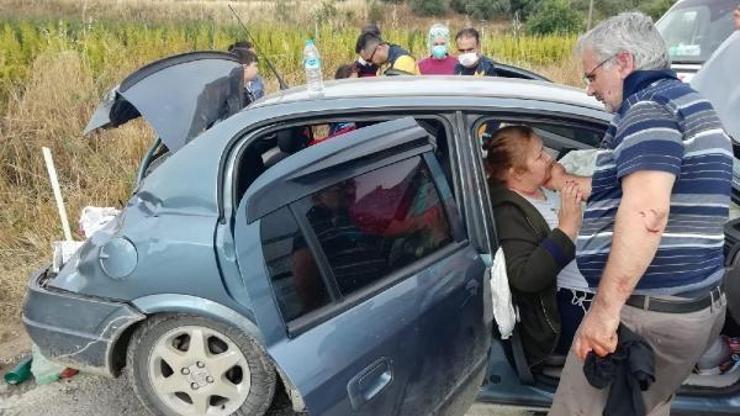 Otomobille kamyonet çarpıştı: 5 yaralı