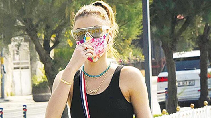 Özge Ulusoy: Sahilde yürümeyi özlemişim