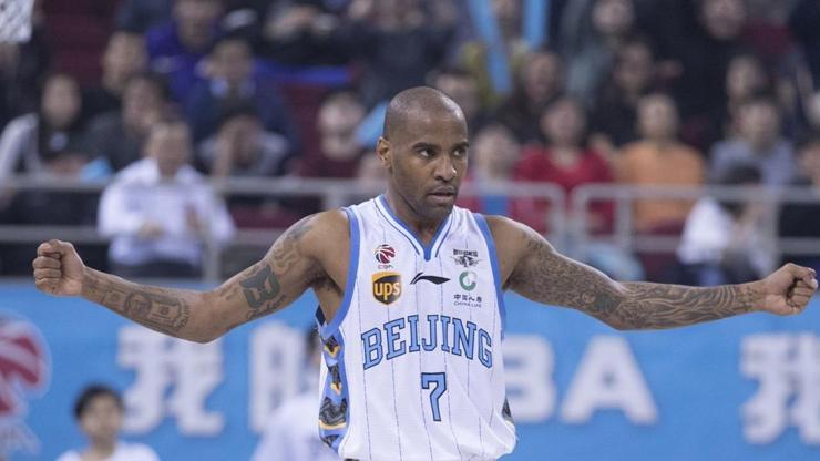 Aaron Jackson ile yollar ayrıldı