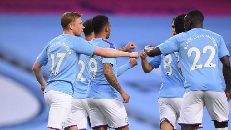 Manchester City 3 golle kazandı