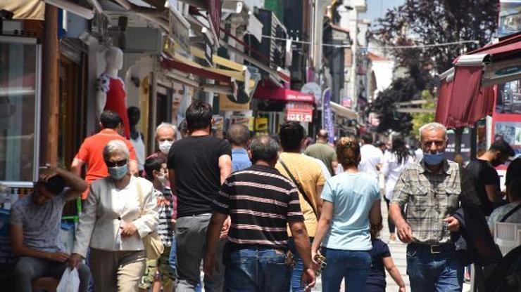 Trafiğe kapalı caddelere maskesiz giriş yasaklandı