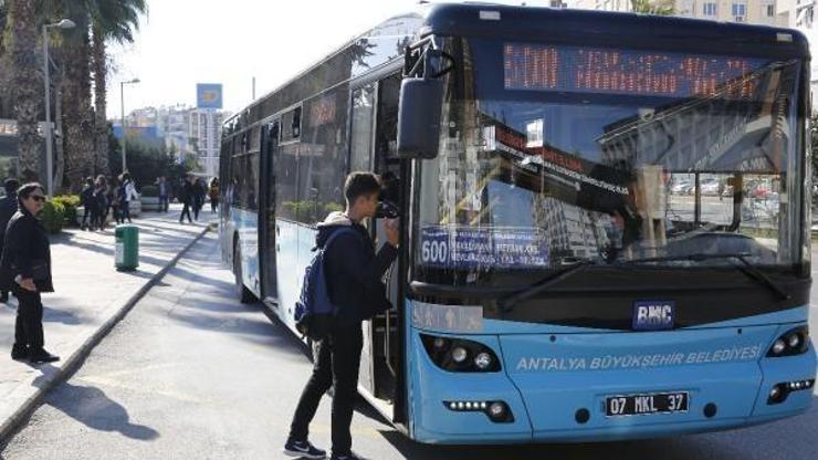 LGSye girecek öğrenci ile velisine toplu ulaşım ücretsiz