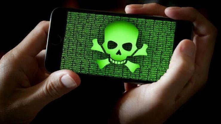 Google Play Store uygulamaları inceleme altında