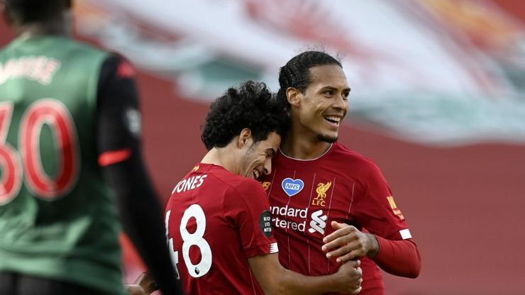 Liverpool Aston Villayı ateşe attı