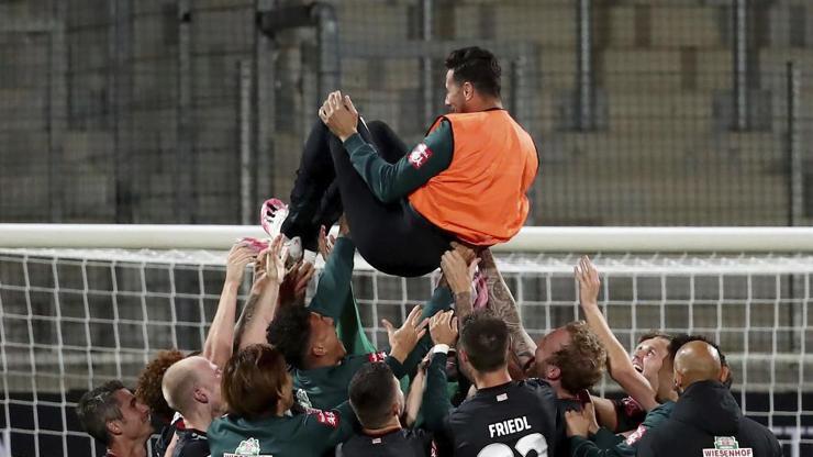 Claudio Pizarro 41 yaşında bıraktı