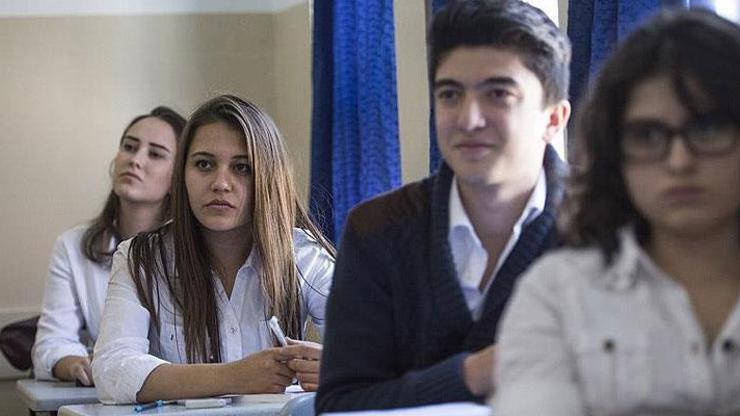 MEBden devamsızlıktan kalan lise son sınıf öğrencilerine mezuniyet müjdesi