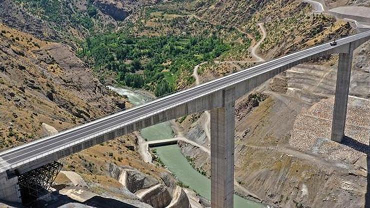 Son dakika... Türkiyenin en yüksek köprüsü açılıyor: 5 saatlik yol 2 saate düşecek