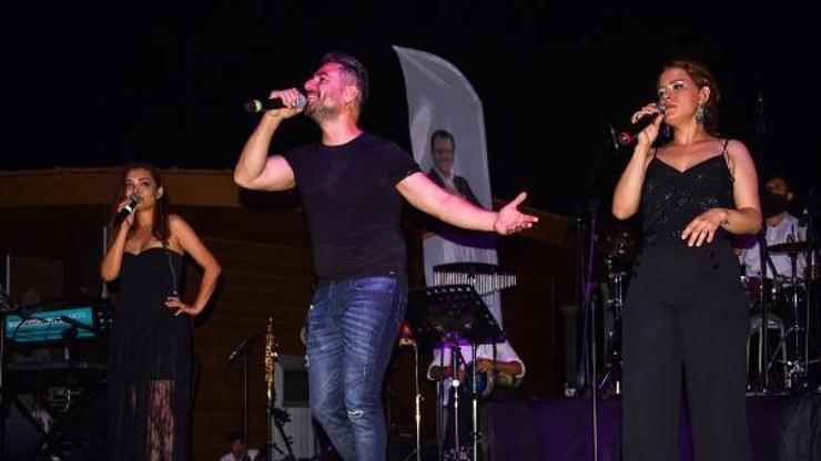 Sandalyesini kapıp gelenler gönüllerince eğlendi