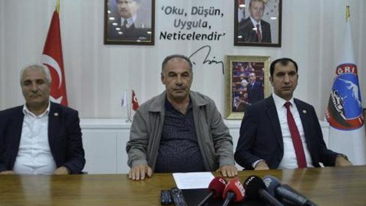 Ağrıda 3 belediye başkanı, AK Partiye geçti