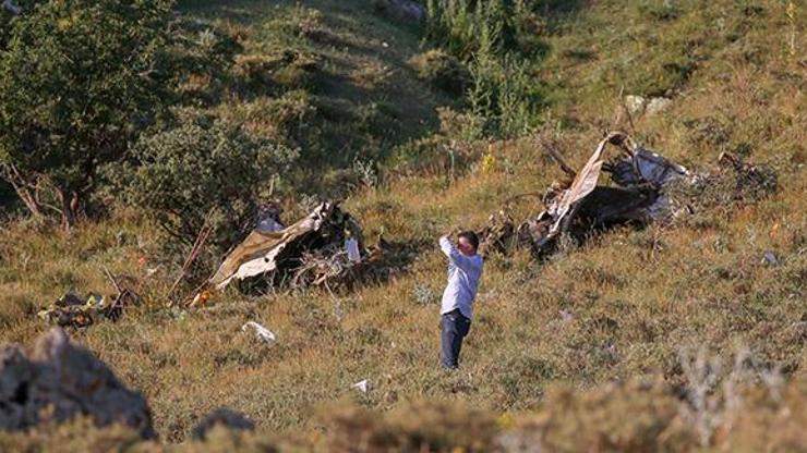 Son dakika... Vanda düşen uçağın kara kutusu olay yerinden alındı