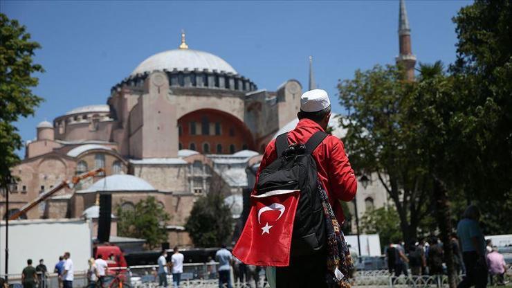 Vali Yerlikaya: Ayasofyaya misafir girişleri durduruldu