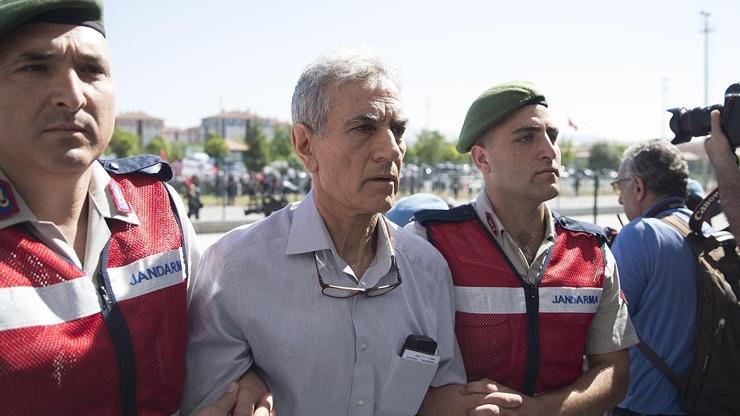 Son dakika... Eski Hava Kuvvetleri Komutanı Akın Öztürkün emir subayının cezası belli oldu