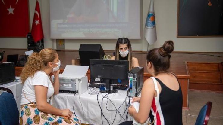 Üniversite adaylarına ücretsiz danışmanlık desteği