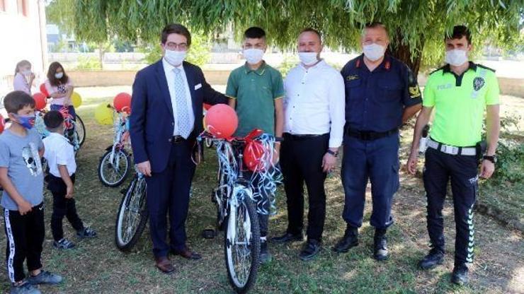 Çocuklara bayram hediyesi bisiklet
