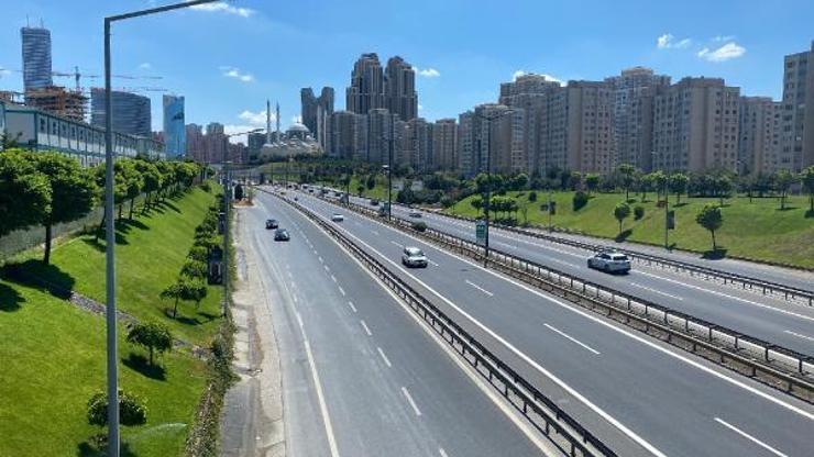 Bayramın ilk gününde yollar boş kaldı