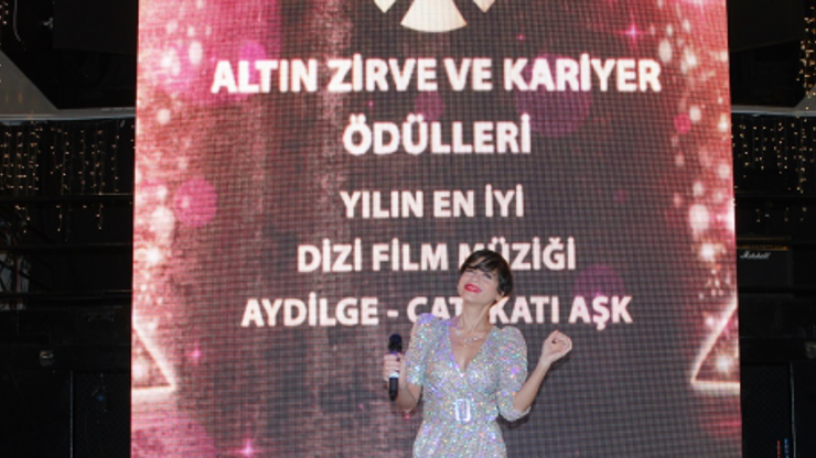 En İyi Dizi Müziği Aydilge ile Çatı Katı Aşkın....